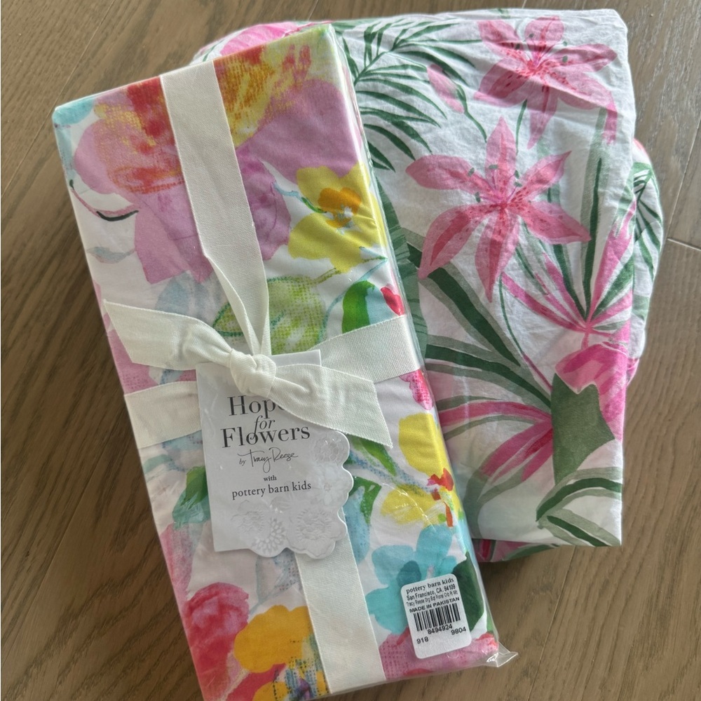 Pottery Barn Kids Tropical Floral Sheet Set